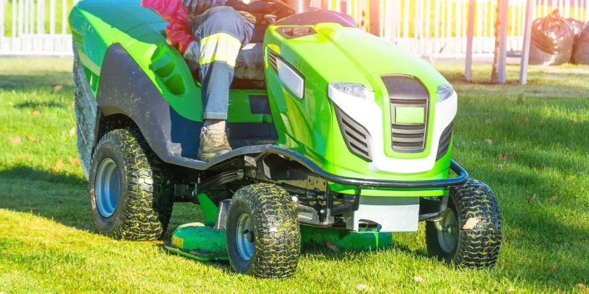 Your Comprehensive Guide to Buying a Zero-Turn Mower new img
